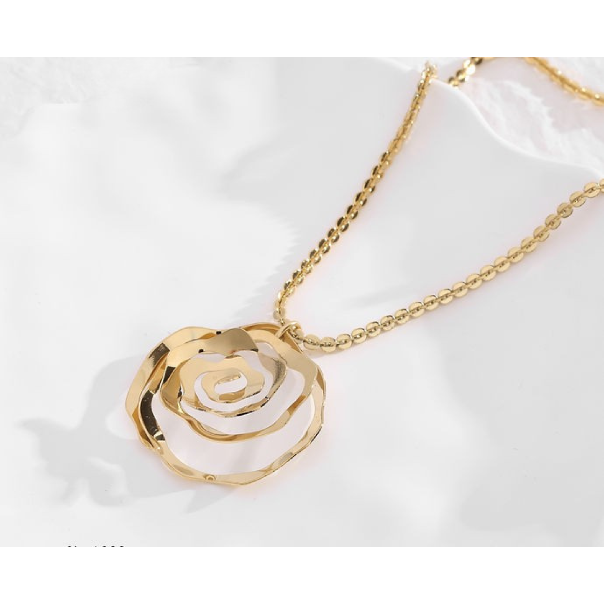Collar Rosa Dorada