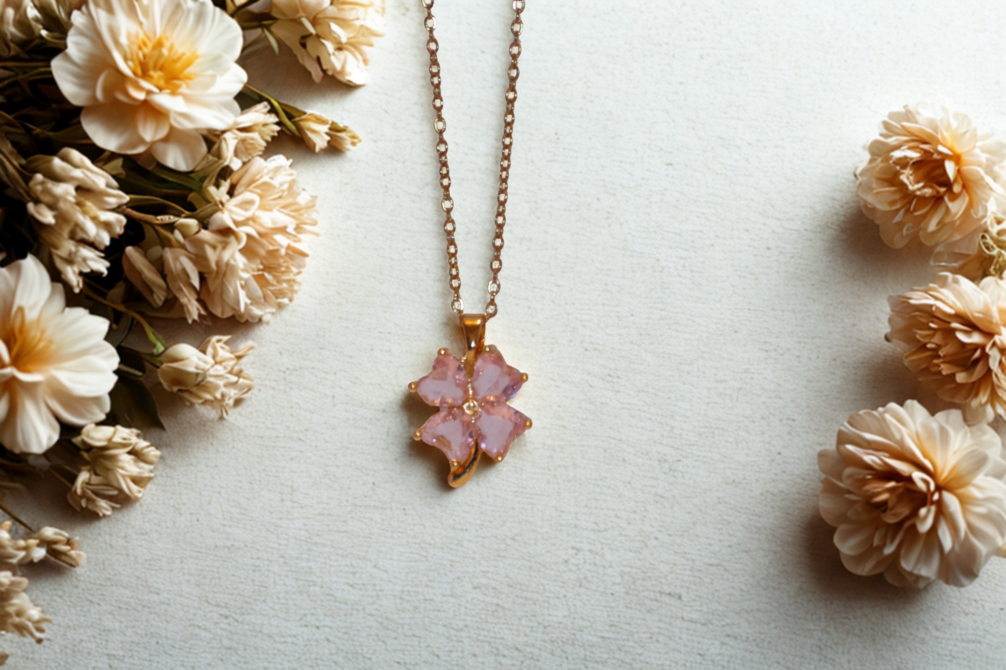 Collar flor rosa